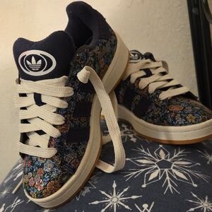 adidas Navy Floral Low-Top Sneakers
